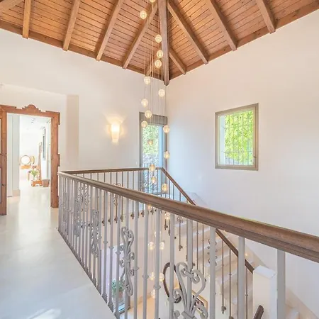 וילה Infinity House For Big Family אסטפונה